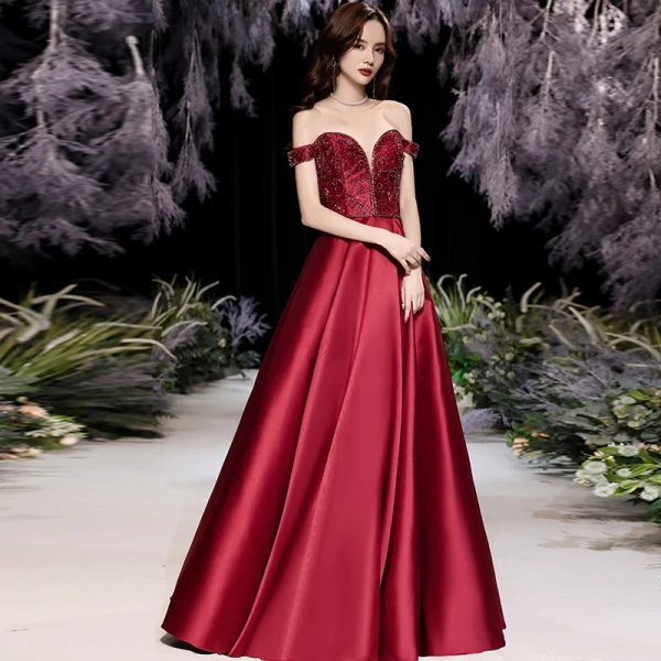 High-end Burgundy Satin Dancing Prom Dresses 2021 A-Line / Princess Off-The-Shoulder Short Sleeve Beading Floor-Length / Long Ruffle Backless Formal Dresses