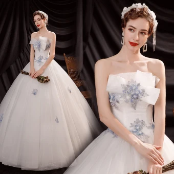 Abordable Blanche Jardin Extérieur Robe De Mariée 2021 Robe Boule Bustier Sans Manches Dos Nu Appliques En Dentelle Perlage Longue Volants