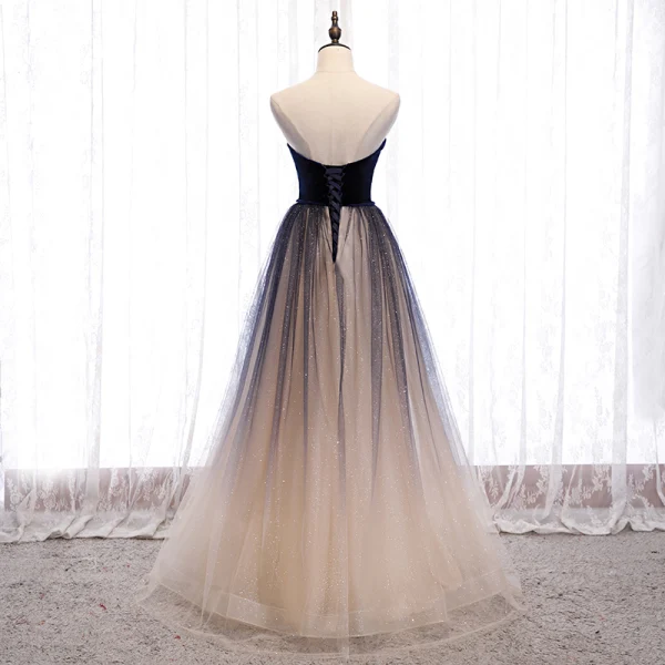 Beste Mørk Marineblå Gradient-Farge Dancing Ballkjoler 2021 Prinsesse Kjæreste Uten Ermer Sash Glitter Tyll Lange Buste Ryggløse Formelle Kjoler