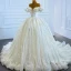Luxus / Herrlich Ivory / Creme Hochzeits Brautkleider / Hochzeitskleider 2021 Ballkleid Off Shoulder Kurze Ärmel Rückenfreies Perlenstickerei Perle Glanz Tülle Kapelle-Schleppe Rüschen