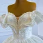 Luxus / Herrlich Ivory / Creme Hochzeits Brautkleider / Hochzeitskleider 2021 Ballkleid Off Shoulder Kurze Ärmel Rückenfreies Perlenstickerei Perle Glanz Tülle Kapelle-Schleppe Rüschen