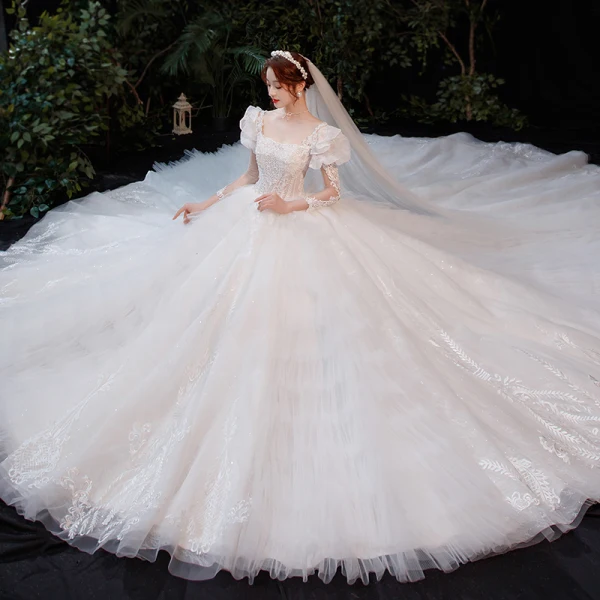 Viktorianischer Stil Ivory / Creme Brautkleider / Hochzeitskleider 2021 Ballkleid Eckiger Ausschnitt Geschwollenes Lange Ärmel Rückenfreies Applikationen Spitze Perlenstickerei Perle Glanz Tülle Kathedrale Schleppe Rüschen