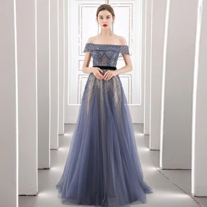 High End Mørk Marineblå Dancing Ballkjoler 2021 Prinsesse Gjennomsiktig Av Skulderen Korte Ermer Beading Sash Lange Buste Ryggløse Formelle Kjoler