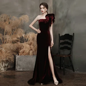 High End Burgundy Velour Evening Dresses 2021 Trumpet Mermaid One Shoulder Sleeveless Split Front Sweep Train Ruffle Backless Formal Dresses