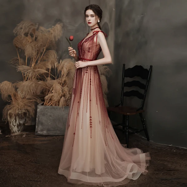 Haut de Gamme Bordeaux Dégradé De Couleur Robe De Bal 2021 Princesse Bretelles Spaghetti Sans Manches Perlage Paillettes Ceinture Train De Balayage Volants Dos Nu Robe De Ceremonie