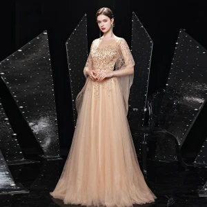 Haut De Gamme Doré Robe De Bal 2021 Princesse Transparentes Encolure Carrée Manches Longues Fait Main Perlage Paillettes Train De Balayage Volants Robe De Ceremonie