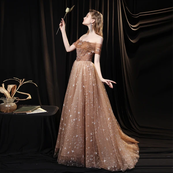 Marron Étoile Robe De Bal 2021 Princesse De l'épaule Manches Courtes Perlage Paillettes Train De Balayage Volants Dos Nu Robe De Ceremonie