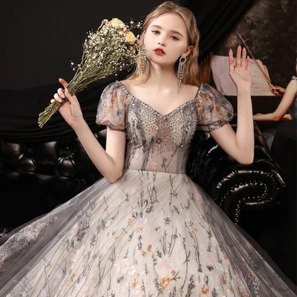 Fantaisie Multi-Couleurs Robe De Bal 2021 Princesse Transparentes De l'épaule Manches Courtes Perlage Glitter Floral Train De Balayage Volants Dos Nu Robe De Ceremonie