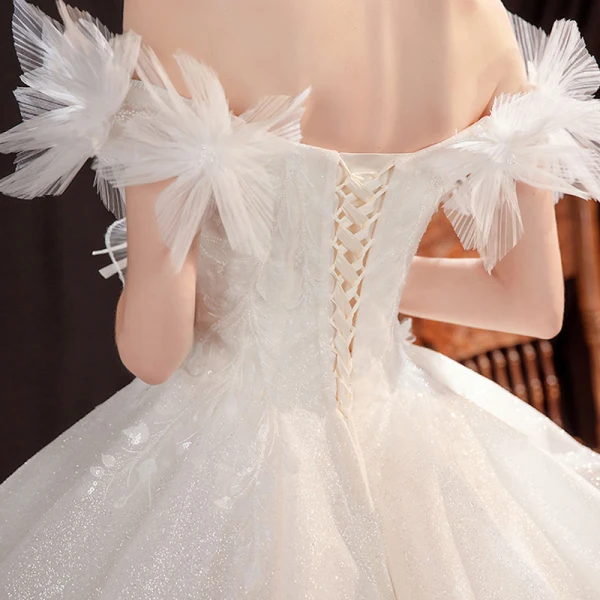 Affordable Ivory Outdoor / Garden Wedding Dresses 2021 Ball Gown Off-The-Shoulder Short Sleeve Backless Appliques Lace Beading Glitter Tulle Floor-Length / Long Ruffle
