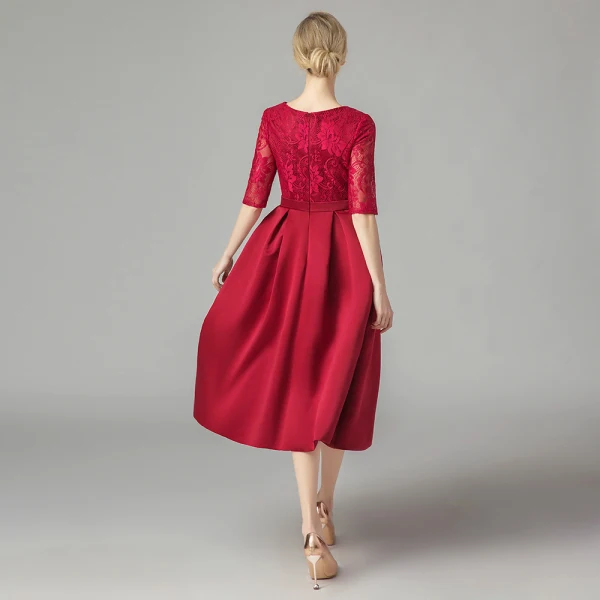 Affordable Burgundy Lace Homecoming Graduation Dresses 2021 A-Line / Princess Scoop Neck Sleeveless Bow Sash Tea-length Ruffle Formal Dresses