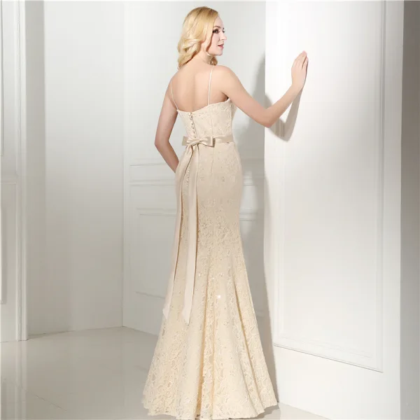 Chic / Belle Champagne Dentelle Robe De Soirée 2020 Trompette / Sirène Bretelles Spaghetti Sans Manches Paillettes Noeud Ceinture Longue Volants Dos Nu Robe De Ceremonie