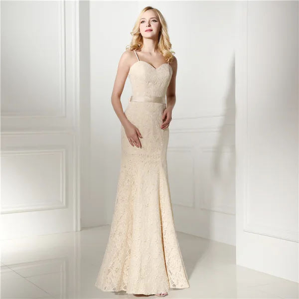 Chic / Belle Champagne Dentelle Robe De Soirée 2020 Trompette / Sirène Bretelles Spaghetti Sans Manches Paillettes Noeud Ceinture Longue Volants Dos Nu Robe De Ceremonie