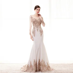 Élégant Champagne Transparentes Robe De Soirée 2020 Trompette Sirène Encolure Dégagée Manches Longues Perlage Appliques En Dentelle Train De Balayage Volants Robe De Ceremonie