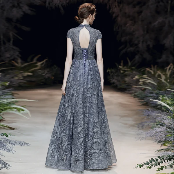 Scintillantes Bleu Marine Robe De Soirée 2020 Princesse Transparentes Col Haut Manches Courtes Glitter Tulle Perlage Longue Volants Dos Nu Robe De Ceremonie