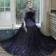 Élégant Bleu Marine Transparentes Robe De Soirée 2020 Princesse Col Haut 3/4 Manches Ceinture Faux Diamant Glitter Tulle Train De Balayage Volants Dos Nu