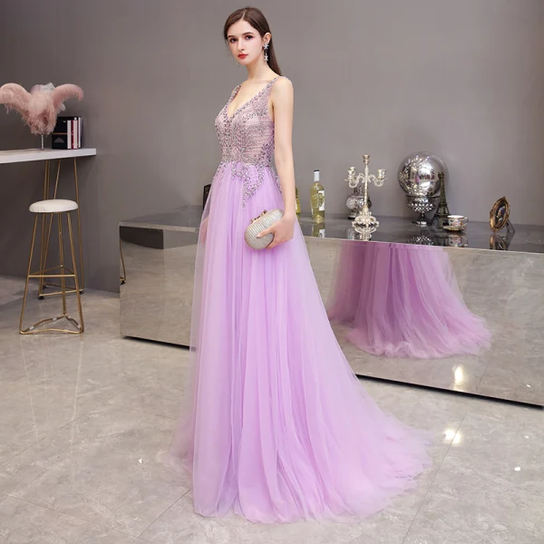 High End Lavendel Abendkleider 2020 A Linie Durchsichtige Tiefer V-Ausschnitt Ärmellos Perlenstickerei Hof-Schleppe Rüschen Rückenfreies Festliche Kleider