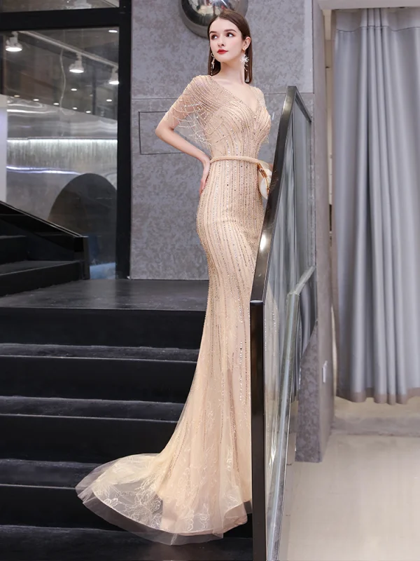Haut de Gamme Doré Transparentes Robe De Soirée 2020 Trompette / Sirène V-Cou Manches Courtes Ceinture Perlage Train De Balayage Volants Robe De Ceremonie