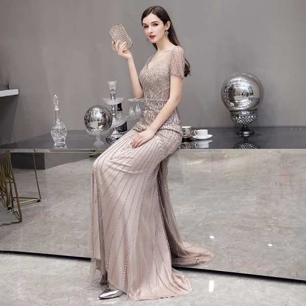 Haut de Gamme Champagne Transparentes Robe De Soirée 2020 Trompette / Sirène Encolure Carrée Sans Manches Fait main Perlage Train De Balayage Robe De Ceremonie
