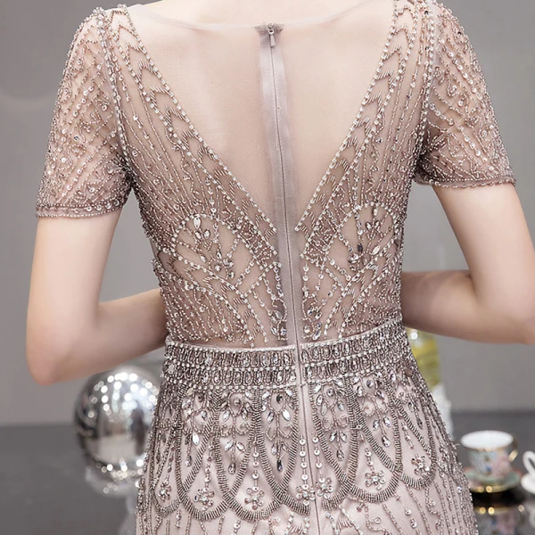 Haut de Gamme Champagne Transparentes Robe De Soirée 2020 Trompette / Sirène Encolure Carrée Sans Manches Fait main Perlage Train De Balayage Robe De Ceremonie