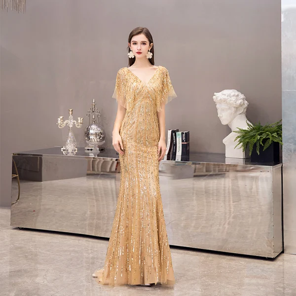 Luxe Gris Robe De Soirée 2020 Trompette / Sirène V-Cou Manches Courtes Paillettes Perlage Train De Balayage Dos Nu Robe De Ceremonie