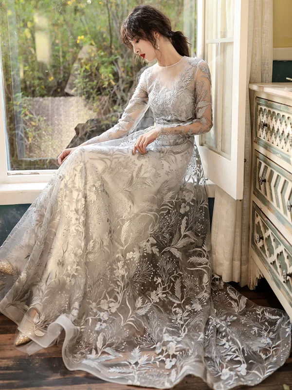 Eleganckie Szary Przezroczyste Sukienki Wieczorowe 2020 Princessa Wycięciem Długie Rękawy Aplikacje Z Koronki Trenem Sweep Wzburzyć Sukienki Wizytowe