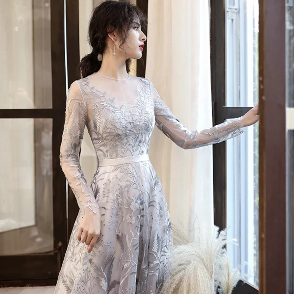 Eleganckie Szary Przezroczyste Sukienki Wieczorowe 2020 Princessa Wycięciem Długie Rękawy Aplikacje Z Koronki Trenem Sweep Wzburzyć Sukienki Wizytowe