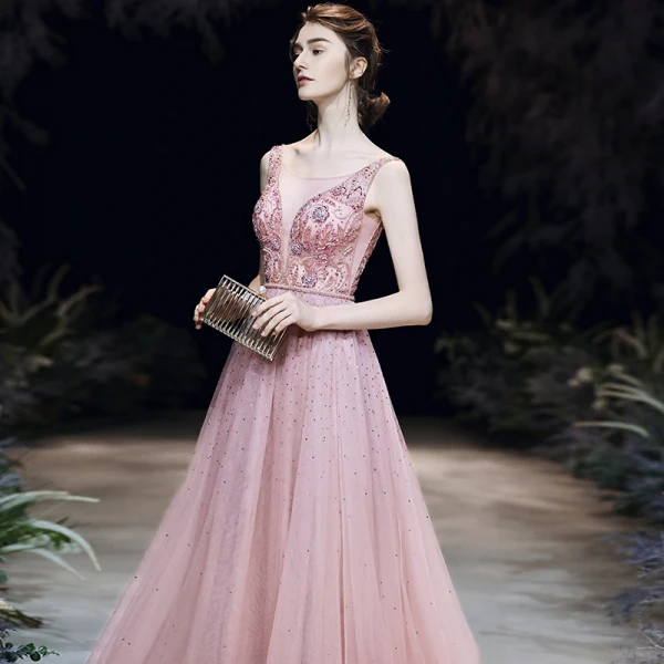 High End Rosa Abendkleider 2020 A Linie Durchsichtige Tiefer V-Ausschnitt Ärmellos Perlenstickerei Perle Strass Stoffgürtel Lange Rüschen Rückenfreies Festliche Kleider