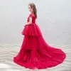 Elegantes Rojo Transparentes Cumpleaños Vestidos para niñas 2020 Ball Gown Scoop Escote Manga Corta Apliques Flor Lentejuelas Volantes En Cascada Colas De La Corte