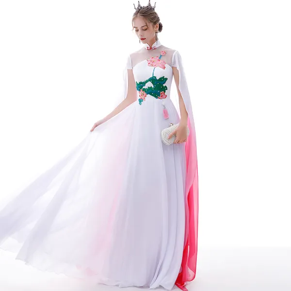 Chinese style Affordable White Chiffon Evening Dresses  2020 A-Line / Princess See-through High Neck Short Sleeve Appliques Embroidered Flower Watteau Train Formal Dresses