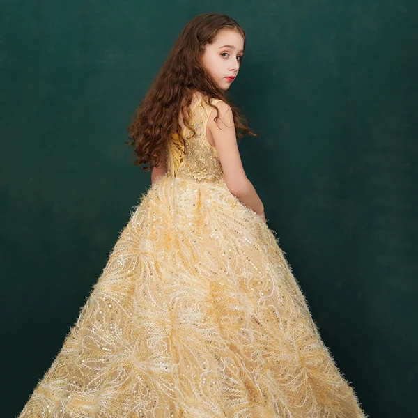 Schöne Gelb Geburtstag Blumenmädchenkleider Mit Schal 2020 Ballkleid Rundhalsausschnitt Ärmellos Rückenfreies Applikationen Spitze Pailletten Strass Sweep / Pinsel Zug Rüschen