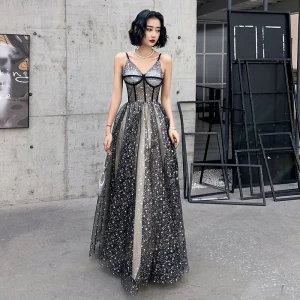 Sexy Noire Doré Transparentes Robe De Soirée 2020 Robe Boule Bretelles Spaghetti Sans Manches Glitter Étoile Longue Volants Dos Nu Robe De Ceremonie