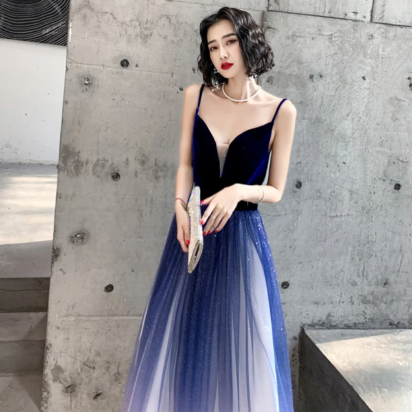 Sexy Royal Blue Gradient-Color White Suede Evening Dresses  2020 A-Line / Princess Deep V-Neck Spaghetti Straps Sleeveless Glitter Tulle Floor-Length / Long Ruffle Backless
