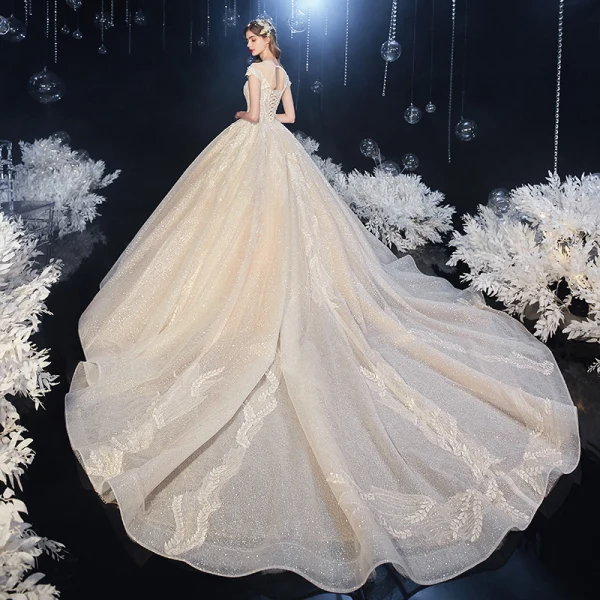 Chic / Belle Champagne Transparentes La Mariée Robe De Mariée 2020 Robe Boule Encolure Dégagée Manches Courtes Dos Nu Feuille Appliques En Dentelle Perlage Glitter Tulle Cathedral Train Volants