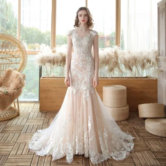 Meilleur Champagne Transparentes La Mariée Robe De Mariée 2020 Trompette Sirène Encolure Carrée Sans Manches Dos Nu Fleur Appliques En Dentelle Tribunal Train Volants