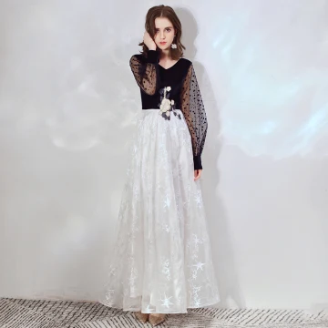 Abordable Noire Blanche Robe De Soirée 2020 Princesse V Cou Gonflée Manches Longues Tachetée Tulle Étoile Appliques En Dentelle Longue Volants Robe De Ceremonie