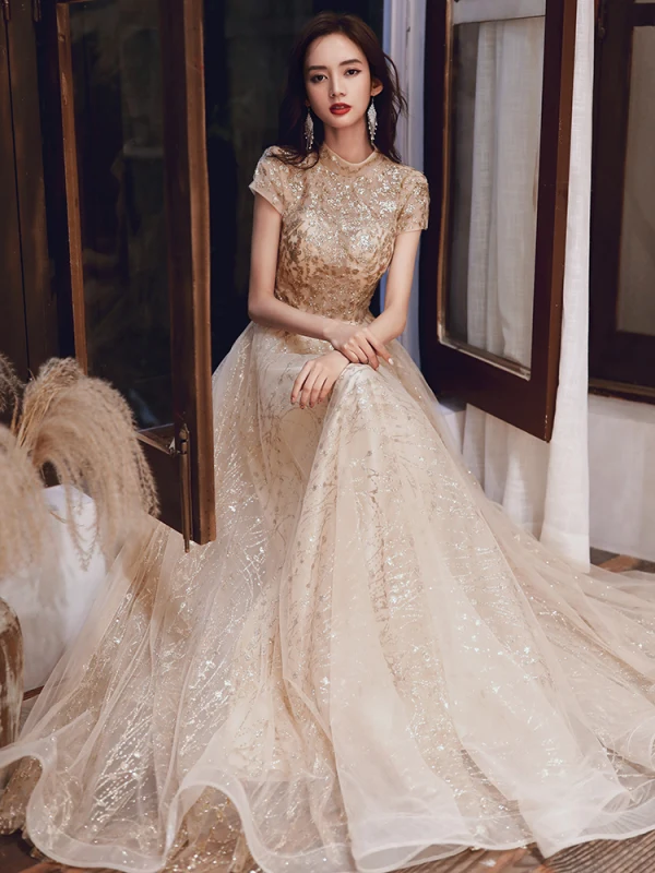 Vintage / Originale Champagne Robe De Soirée 2020 Princesse Col Haut Manches Courtes Appliques Paillettes Longue Volants Dos Nu Robe De Ceremonie