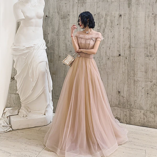 Elegante Rosa Durchsichtige Abendkleider 2020 A Linie Rundhalsausschnitt Kurze Ärmel Perlenstickerei Lange Rüschen Rückenfreies Festliche Kleider