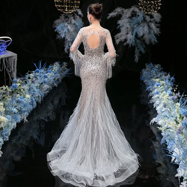 Luxe Gris Transparentes Robe De Soirée 2020 Trompette / Sirène Encolure Carrée Manches Longues Plumes Fait main Perlage Longue Volants Dos Nu Robe De Ceremonie