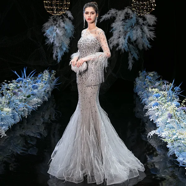 Luxe Gris Transparentes Robe De Soirée 2020 Trompette / Sirène Encolure Carrée Manches Longues Plumes Fait main Perlage Longue Volants Dos Nu Robe De Ceremonie