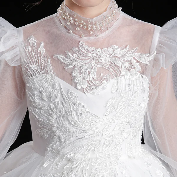 Style Victorien Blanche Transparentes Robe Ceremonie Fille 2020 Robe Boule Col Haut Gonflée Manches Longues Appliques En Dentelle Paillettes Perlage Train De Balayage Volants