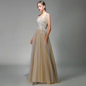 Chic Gris Doré Robe De Soirée 2020 Princesse Bretelles Spaghetti Col V Profond Sans Manches Appliques En Dentelle Perlage Longue Volants Dos Nu Robe De Ceremonie