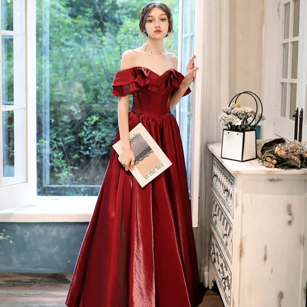 Schöne Rot Velour Abendkleider 2020 A Linie Off Shoulder Kurze Ärmel Lange Rüschen Rückenfreies Festliche Kleider