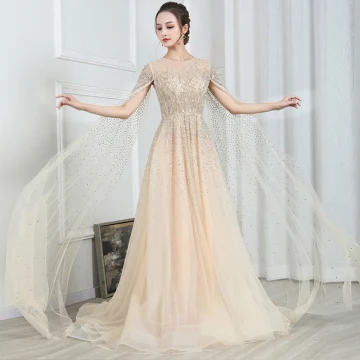 High End Guld Genomskinliga Aftonklänningar 2020 Prinsessa Urringning Korta Ärm Beading Watteau Train Ruffle Formella Klänningar