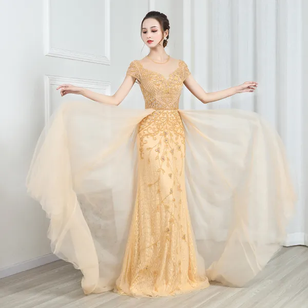 Wysokiej Klasy Złote Koronkowe Przezroczyste Sukienki Wieczorowe 2020 Princessa Wycięciem Kótkie Rękawy Frezowanie Trenem Sweep Wzburzyć Sukienki Wizytowe