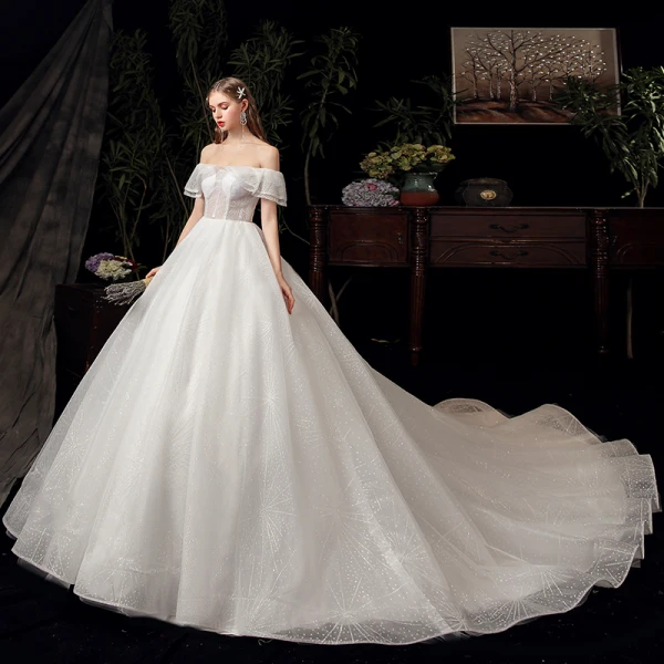 Schöne Ivory / Creme Hochzeits Brautkleider / Hochzeitskleider 2020 Ballkleid Off Shoulder Kurze Ärmel Rückenfreies Glanz Tülle Kapelle-Schleppe Rüschen