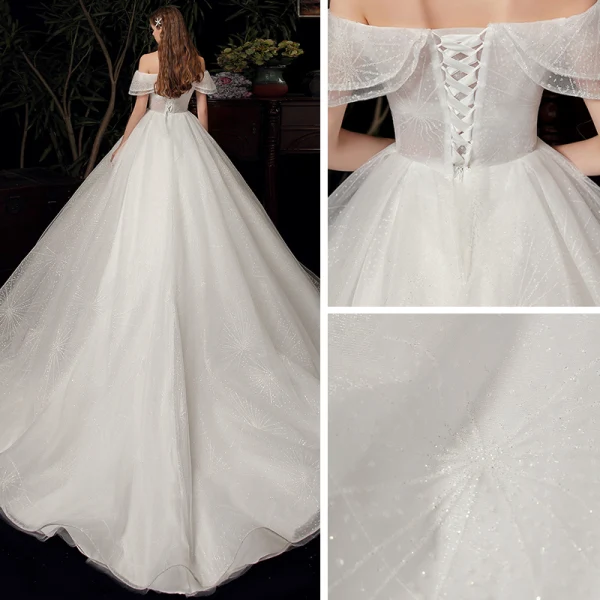 Schöne Ivory / Creme Hochzeits Brautkleider / Hochzeitskleider 2020 Ballkleid Off Shoulder Kurze Ärmel Rückenfreies Glanz Tülle Kapelle-Schleppe Rüschen