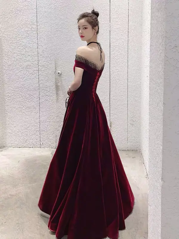 Modest / Simple Burgundy Velour Evening Dresses  2020 A-Line / Princess Off-The-Shoulder Short Sleeve Spotted Tulle Floor-Length / Long Ruffle Backless Formal Dresses