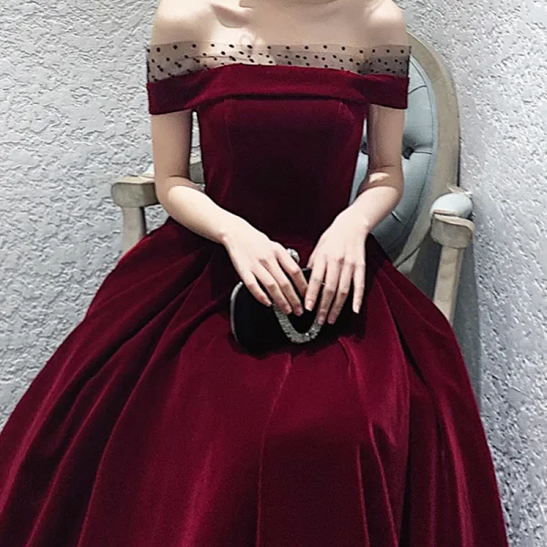 Modest / Simple Burgundy Velour Evening Dresses  2020 A-Line / Princess Off-The-Shoulder Short Sleeve Spotted Tulle Floor-Length / Long Ruffle Backless Formal Dresses