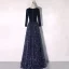 Scintillantes Bleu Marine Paillettes Hiver Robe De Soirée 2020 Princesse V-Cou Manches Longues Noeud Ceinture Longue Volants Robe De Ceremonie
