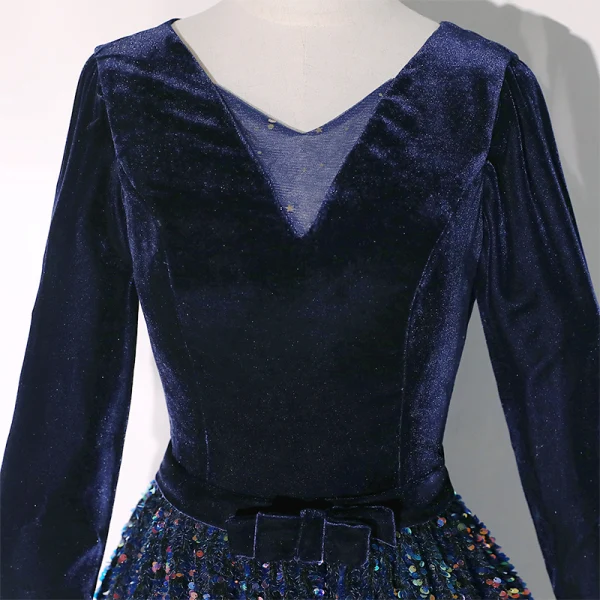Scintillantes Bleu Marine Paillettes Hiver Robe De Soirée 2020 Princesse V-Cou Manches Longues Noeud Ceinture Longue Volants Robe De Ceremonie